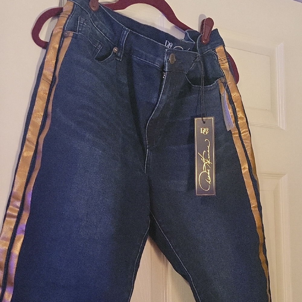 Price Drop!!! NWT DG2 Blue Jeans with Gold Accents